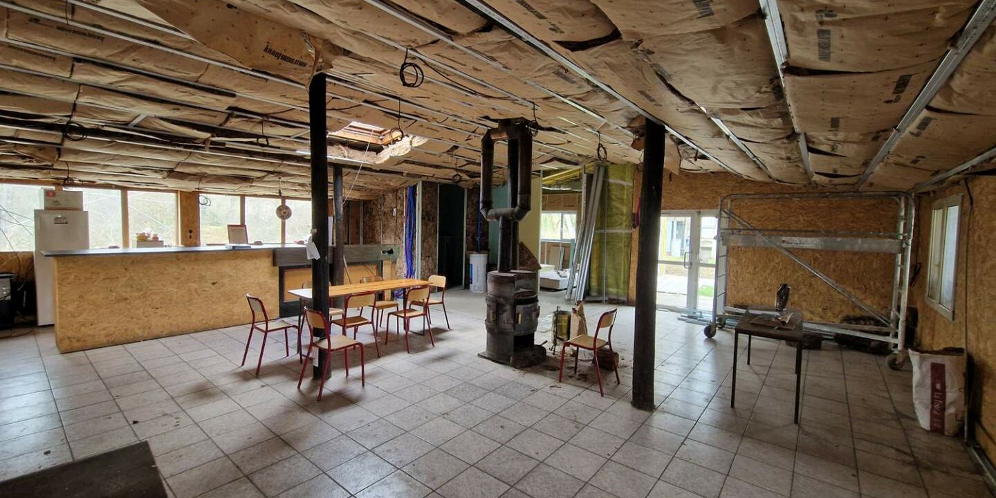 Reconstruction après incendie local de pêche